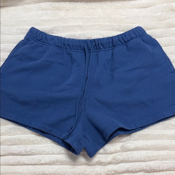 Levi’s Gold Tab Sweatshorts - Picture 2 of 5
